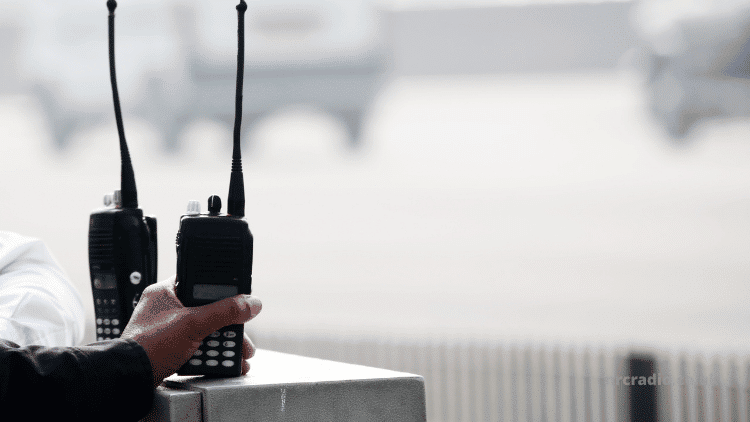 What Should I Look For When Buying A Walkie Talkie?